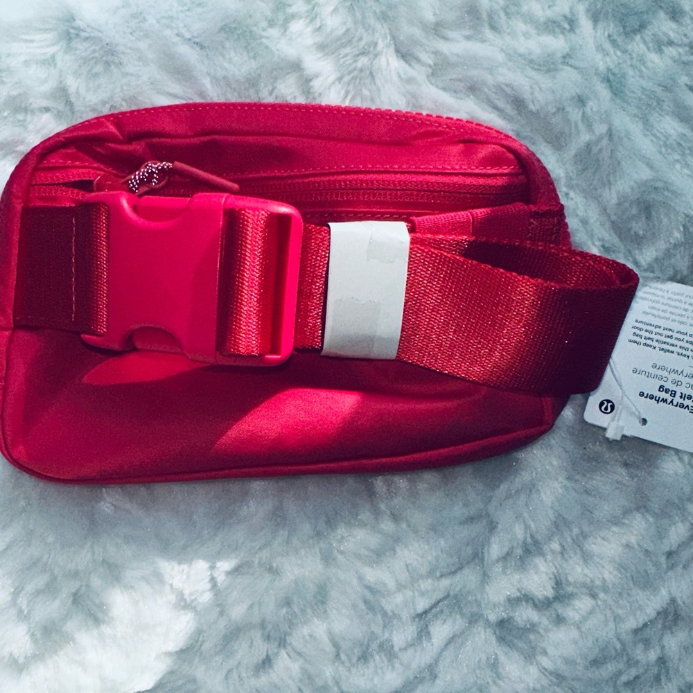 Lululemon “LIP GLOSS” Pink Everywhere Belt Bag NWT *Sold Out Everywhere* - Picture 8 of 10